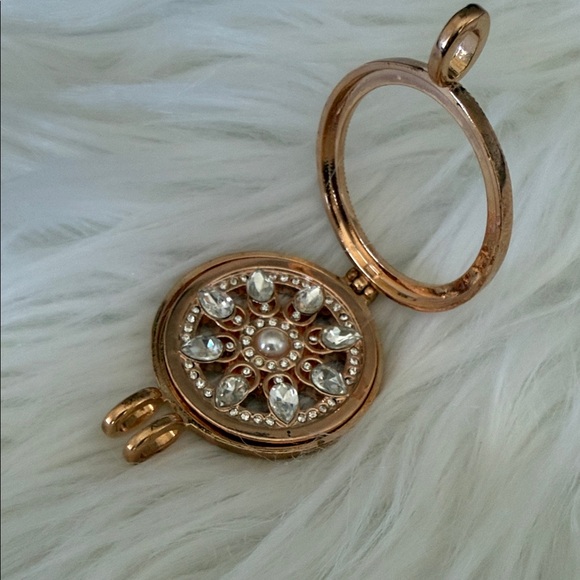 The Coin Collection NWOT - Picture 4 of 4